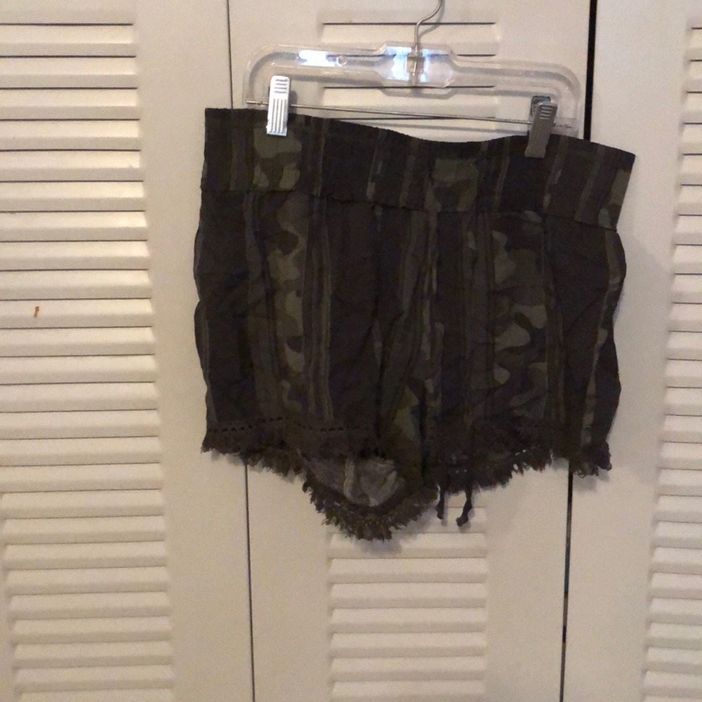 Army colores shorts